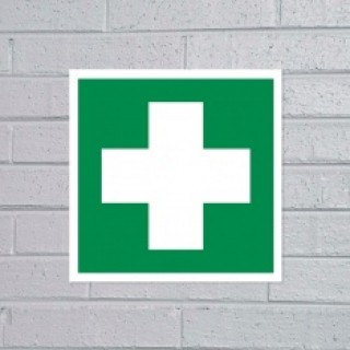 Наклейка знака «Аптечка первой медицинской помощи»
